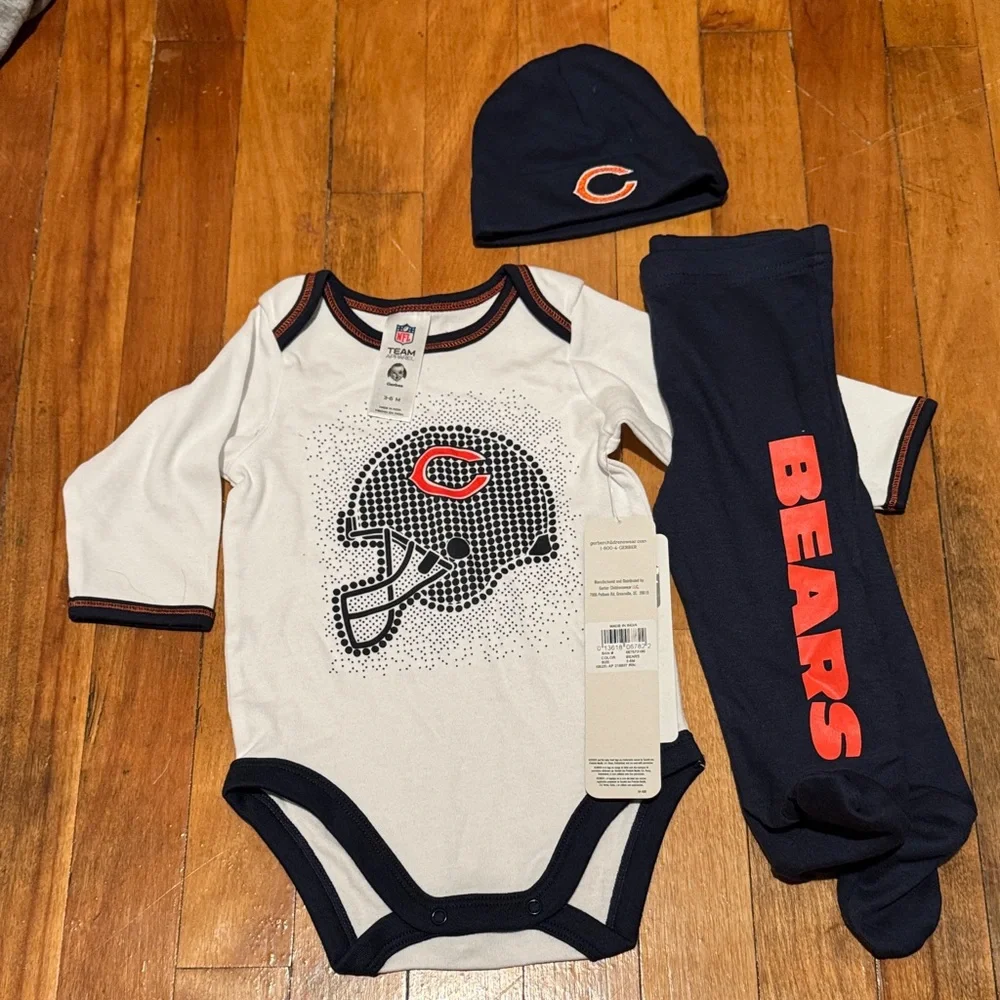 NWT NFL Chicago Bears Footed Pants and Bodysuit Set